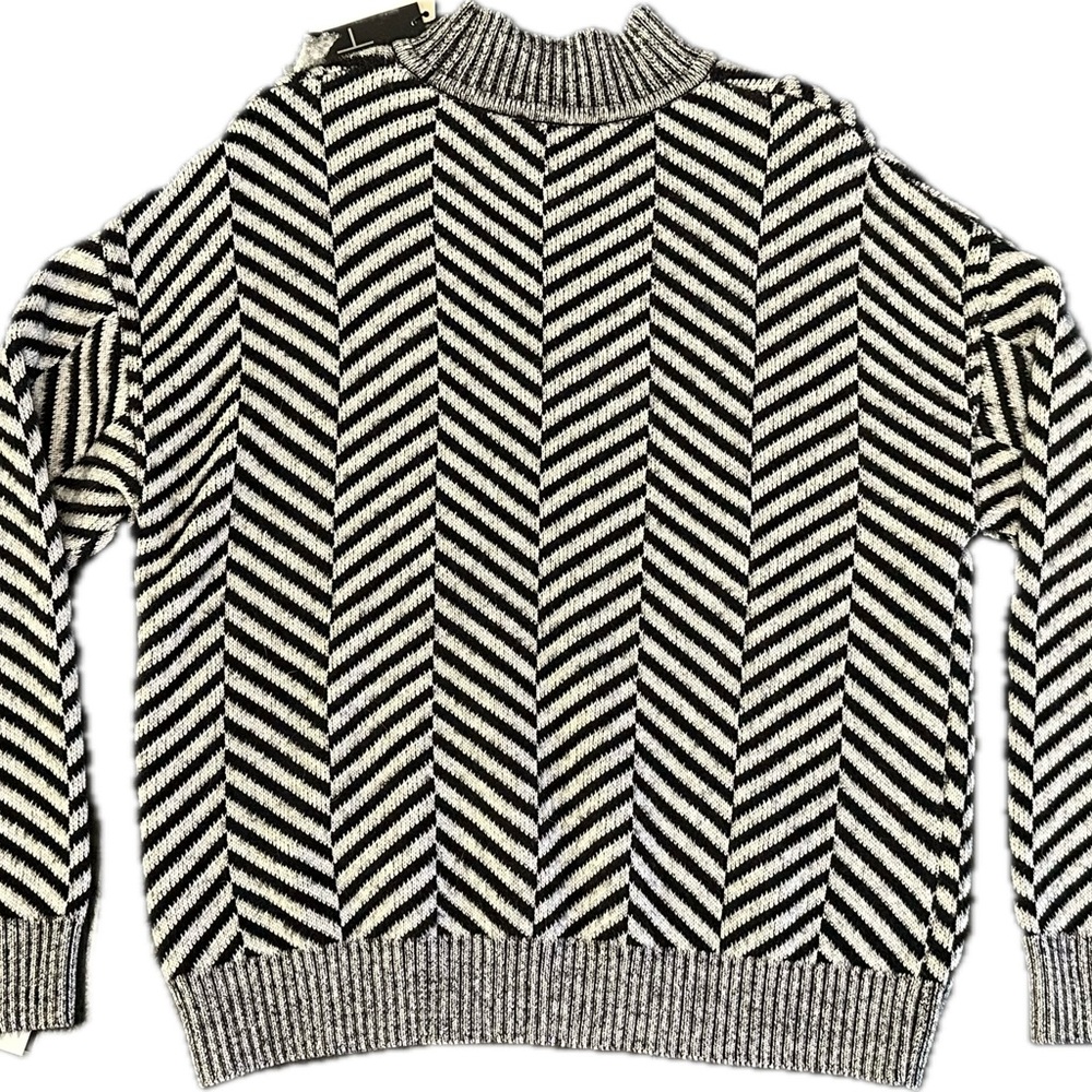 Tahari Printed Crew Neck Sweater, Size Large, NWT, Relaxed Fit, Soft & Stylish - Picture 4 of 9
